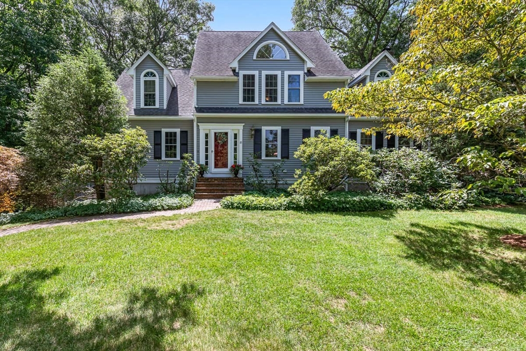 85 Comstock Dr in Wrentham