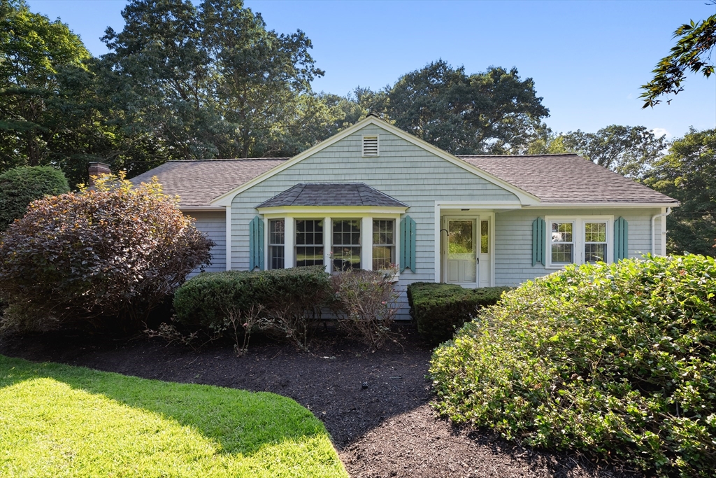 13 Rayfield Rd in Marshfield