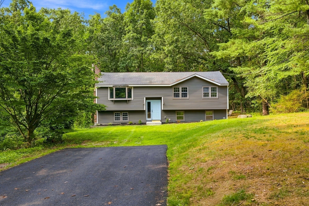 11 Groton Rd in Tyngsboro