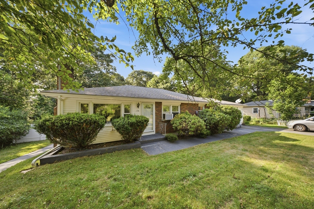 330 Lake st in Shrewsbury