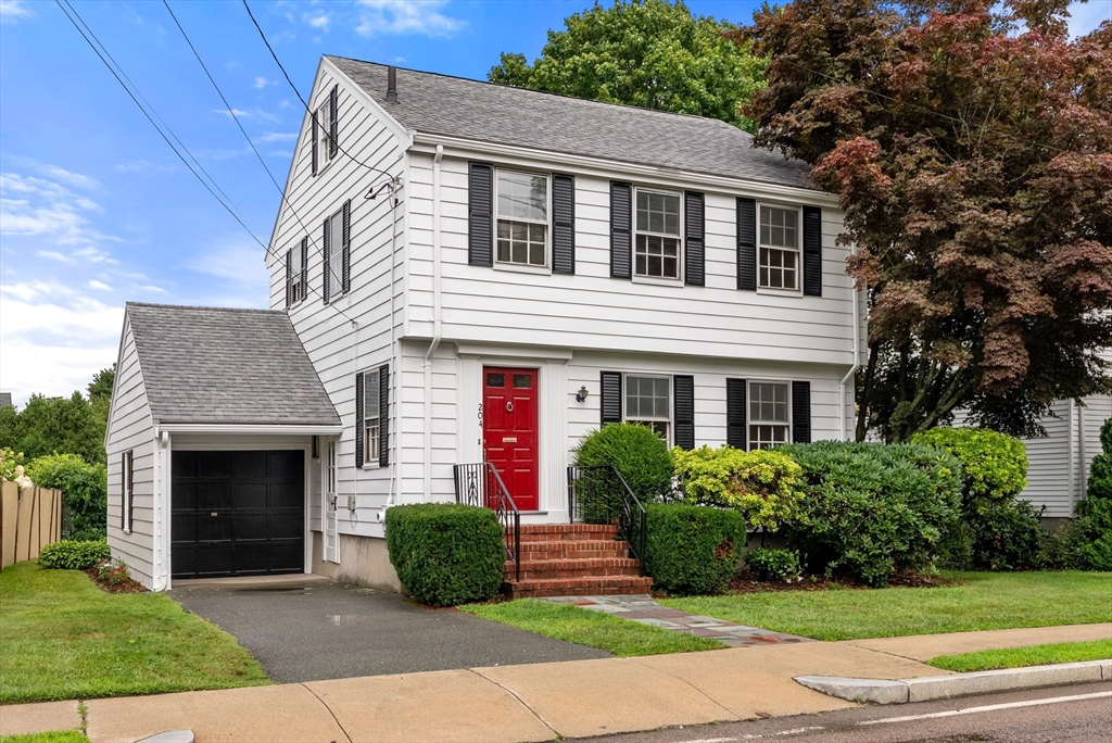 204 Thacher St in Milton