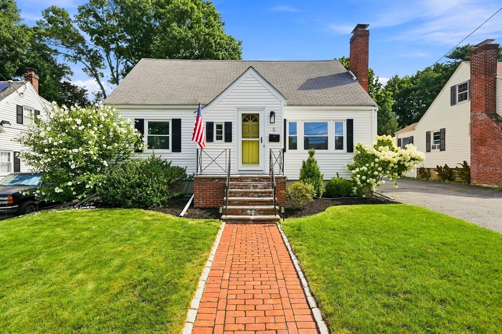 5 Chandler Rd in Salem