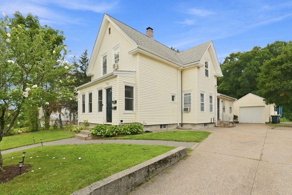15 Mccarthy Street in Franklin