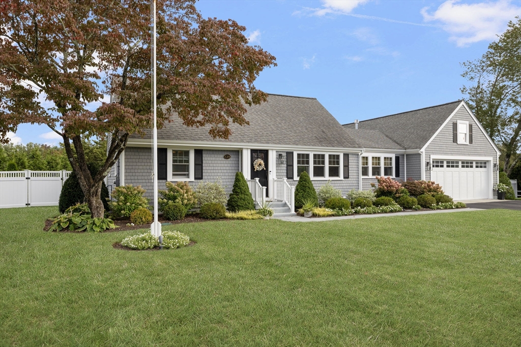 129 Fieldwood Ave in Seekonk