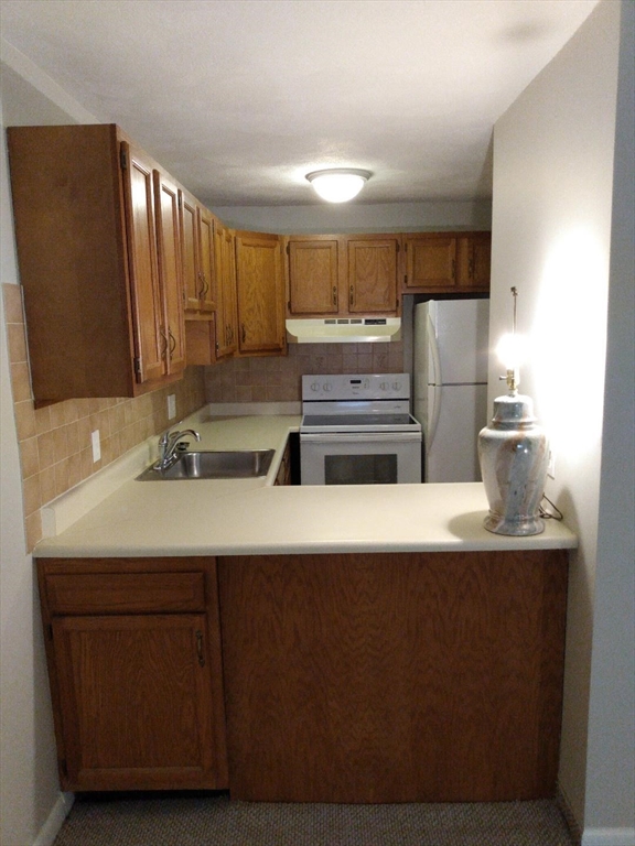616 Boston Post Rd E #7 in Marlborough