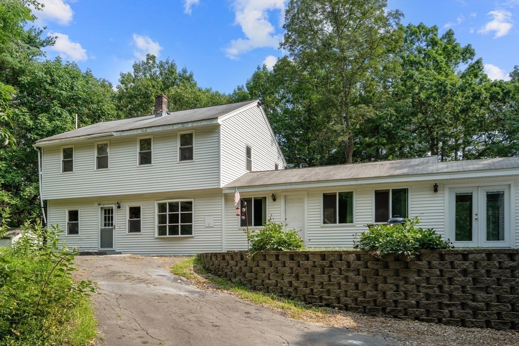 287 Haverhill St in North Reading