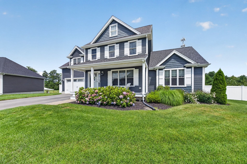 21 Bunker Ln in Lakeville