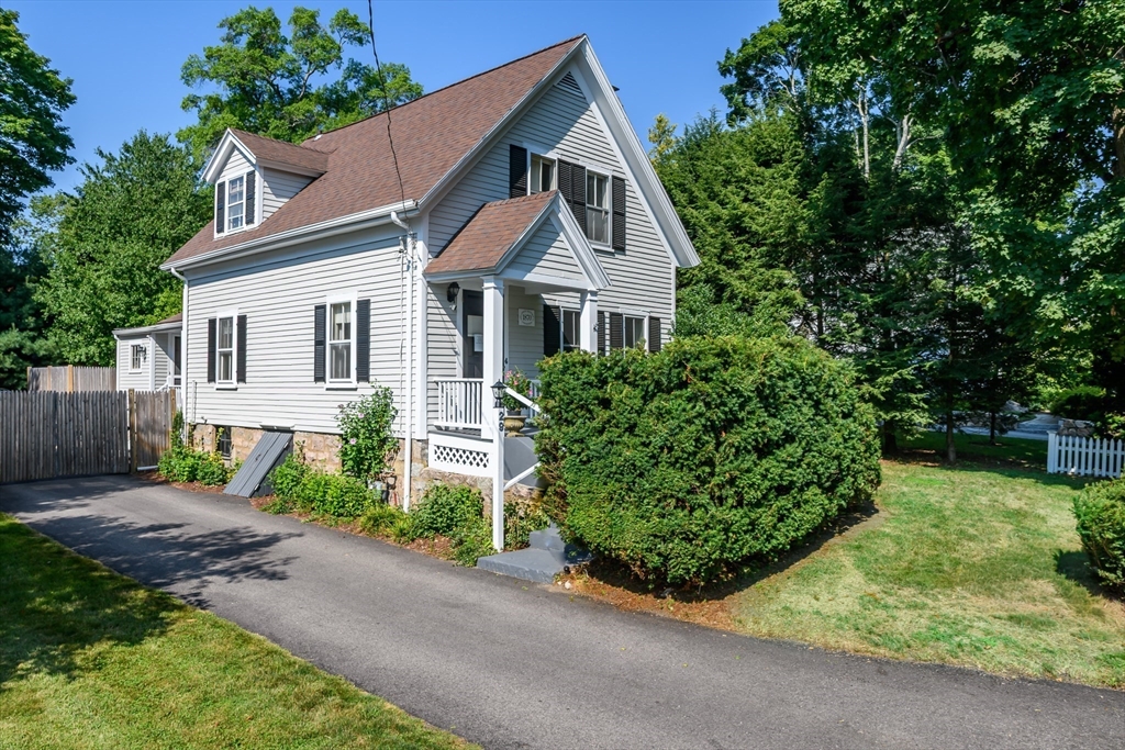 29 Cottage Street in Wellesley