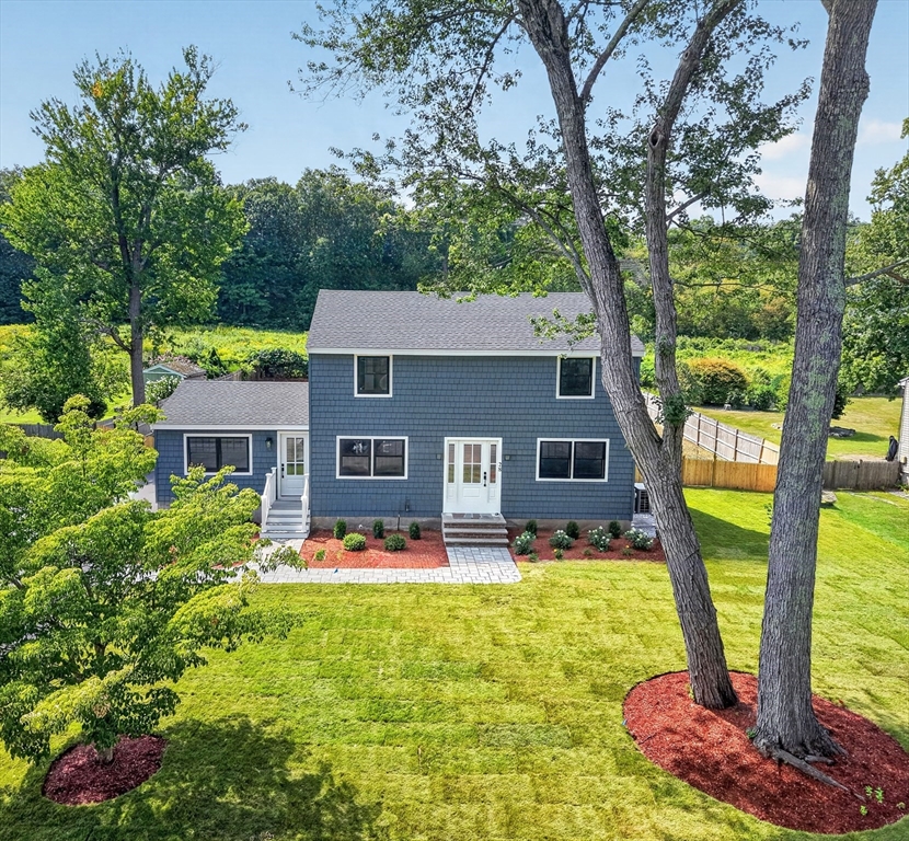 28 Fieldstone Dr in Burlington