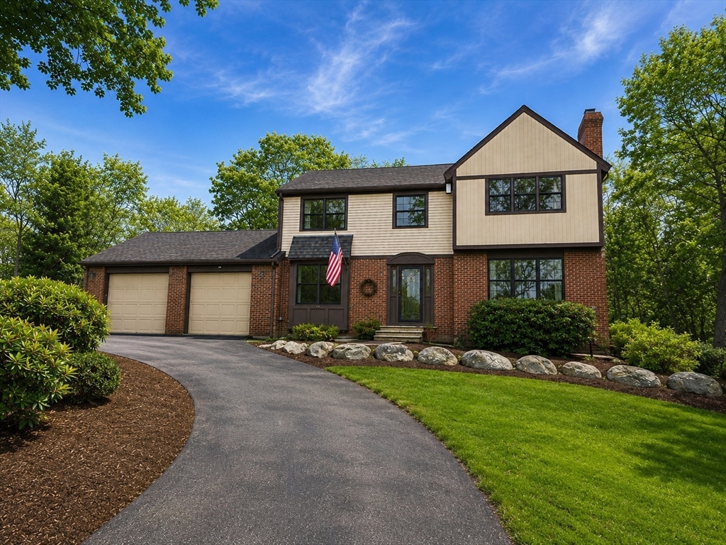 1841 Maple Street in North Dighton