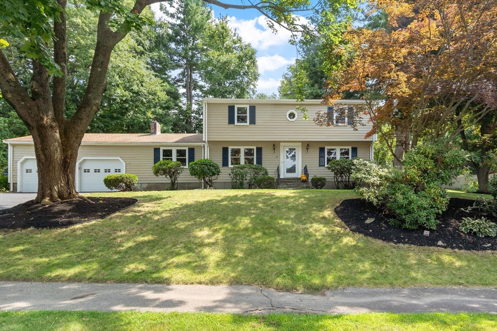 35 Longfellow Rd in Shrewsbury