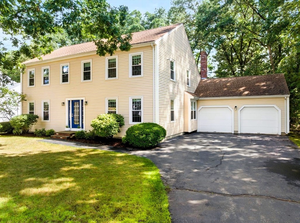 14 Dotty Ann Dr in Framingham