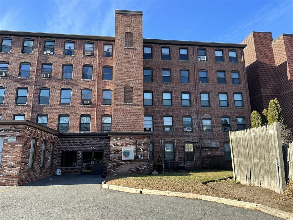80 Foster St #406 in Peabody