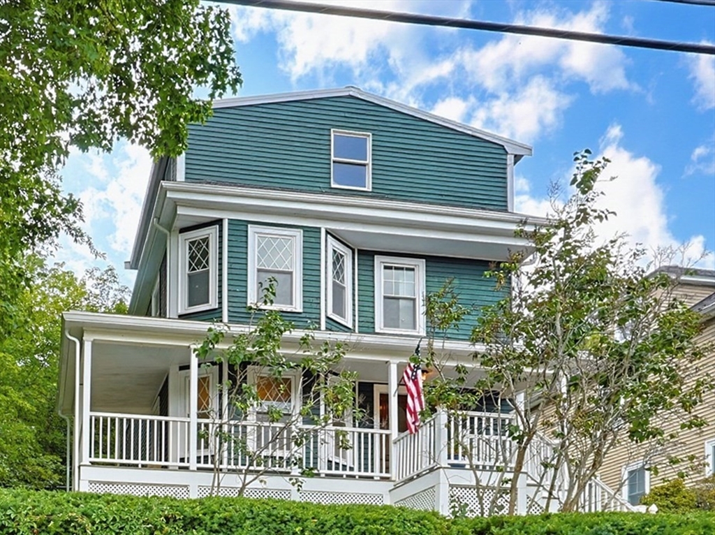 110 Essex St in Beverly