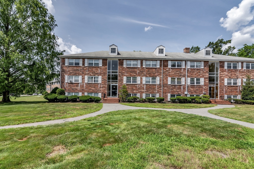 55 Fernview Ave #8 in North Andover