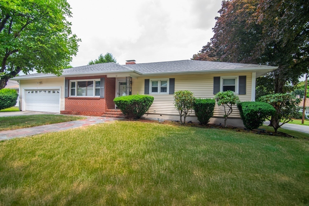 10 Magnolia Rd in Methuen