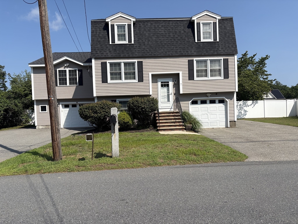 7 Canobieola Rd in Methuen