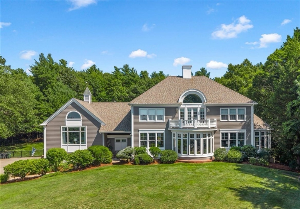 26 Fox Hill Cir in Marshfield