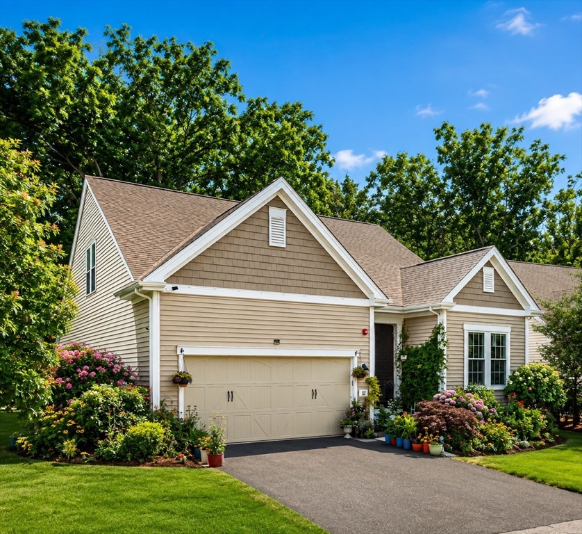52 Primrose Cir #52 in Hopkinton