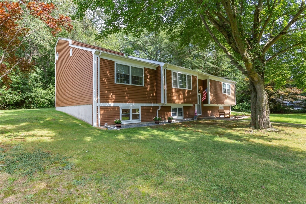 3235 Sharps Lot Rd in Dighton