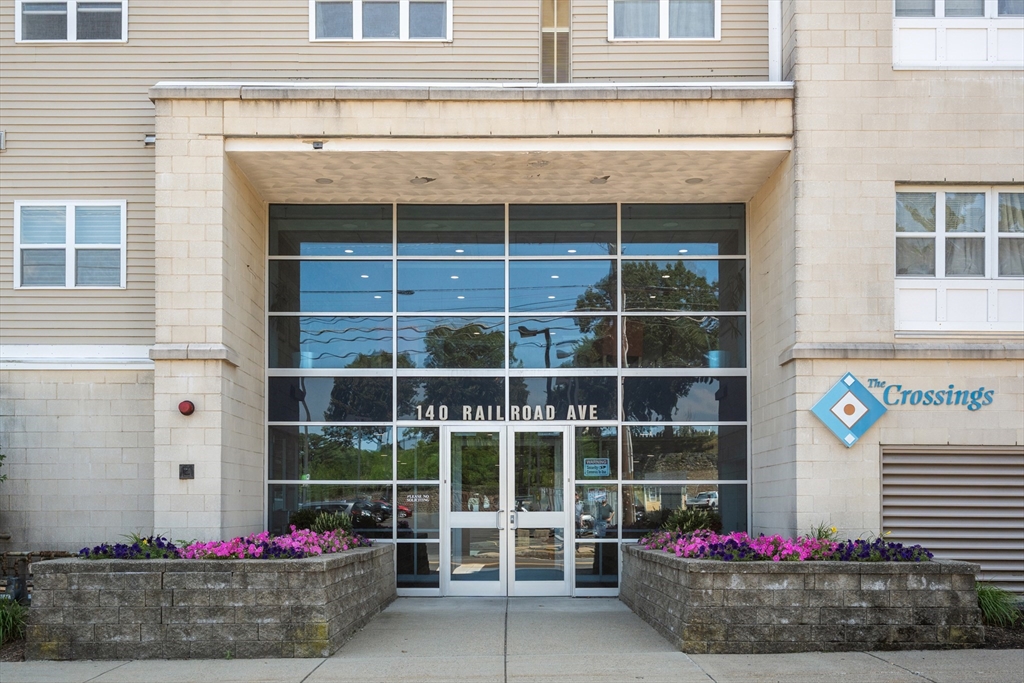 140 Railroad Avenue #B309 in Norwood