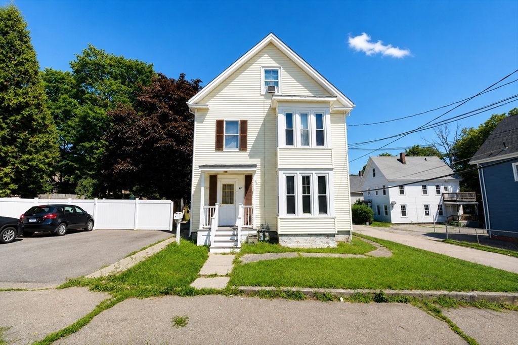 67 W Ashland St in Brockton