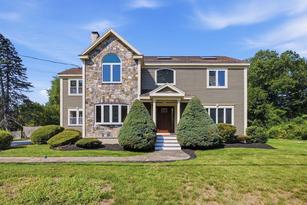 14 PLEASANT ST in North Reading