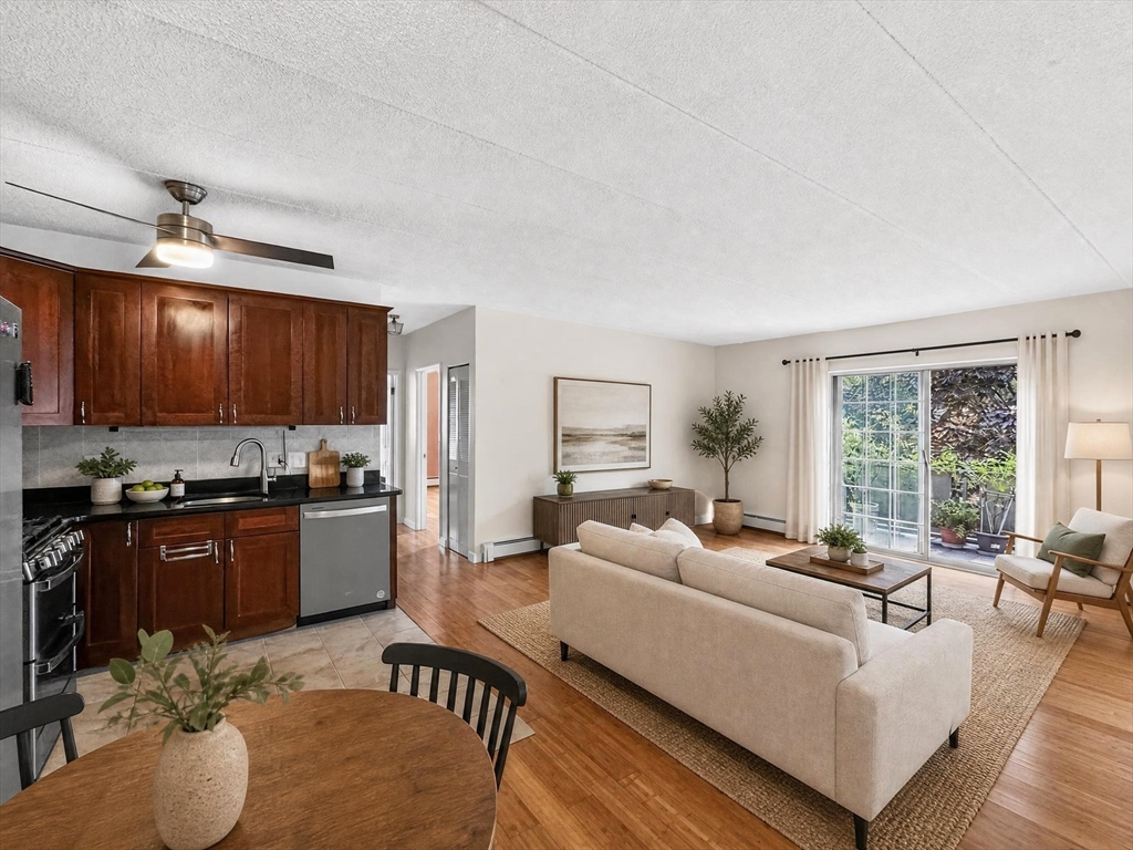 20 Skyline Dr #11 in Braintree