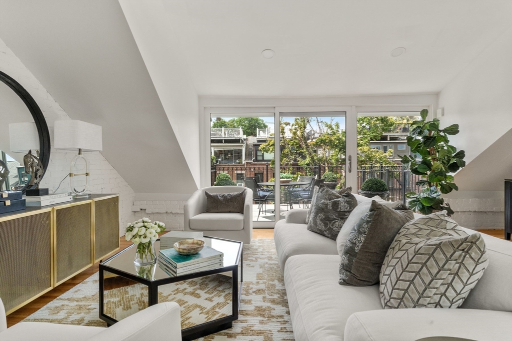 116 W Concord St #4 in Boston