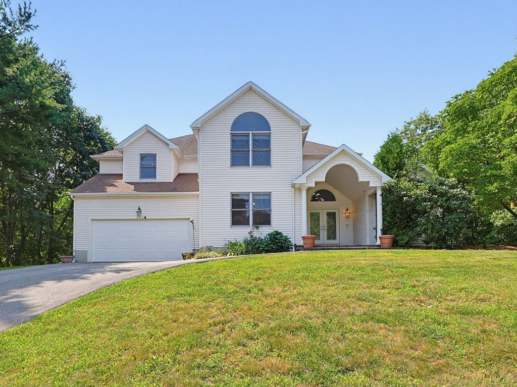 250 Palisades Cir in Stoughton