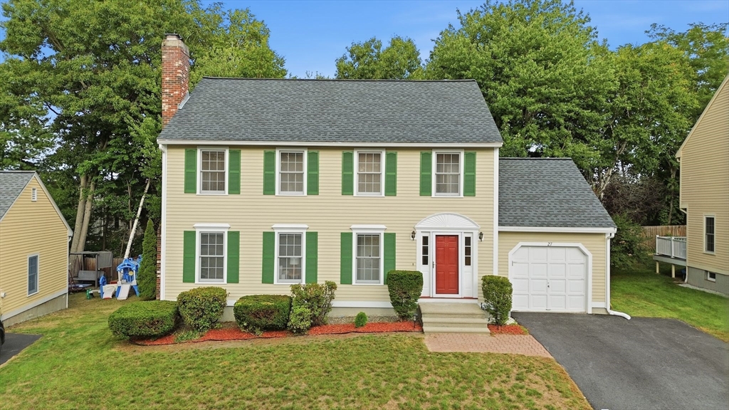 27 Stonegate Rd #27 in Chelmsford