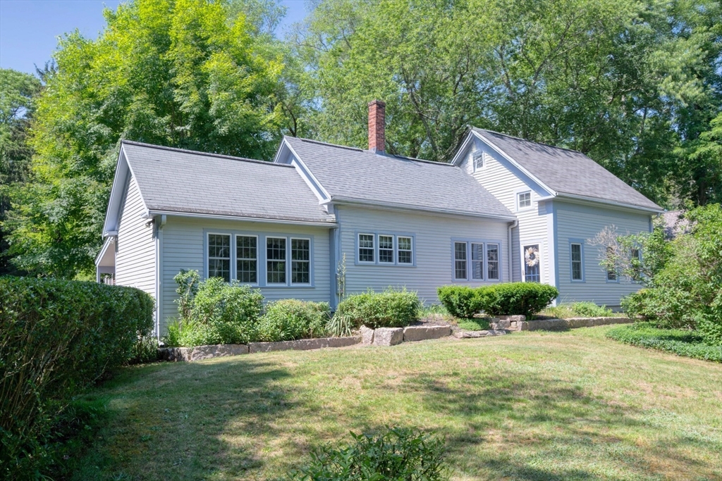 219 Tremont St in Carver