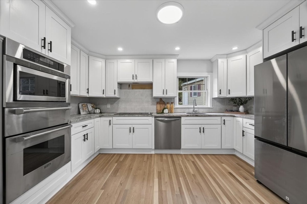 6 Hillside Ave in Woburn