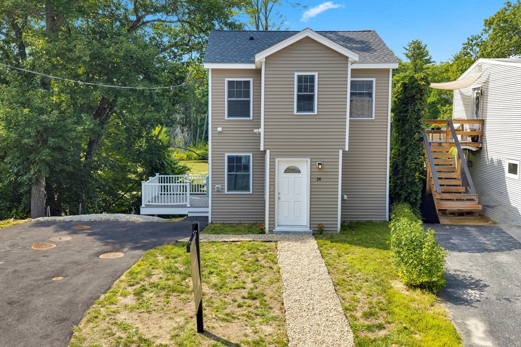 14 Hillside Road in Northborough