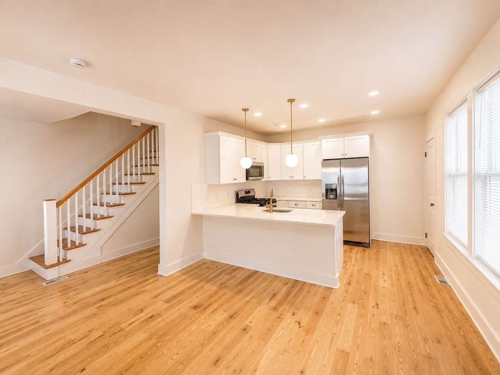 17-19 Clarence St in Roxbury