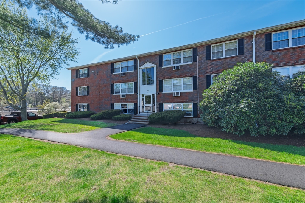 2 Tara Dr #11 in Weymouth