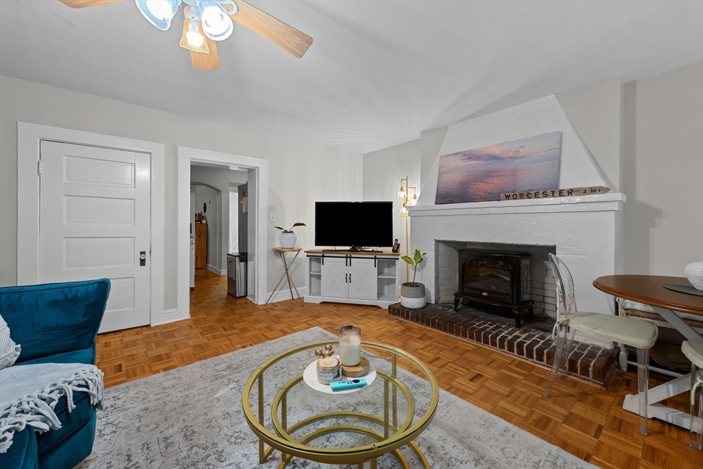 36 Elm St #B in Worcester