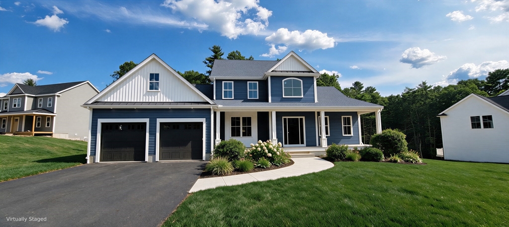 7 Kinsman Way in Foxboro