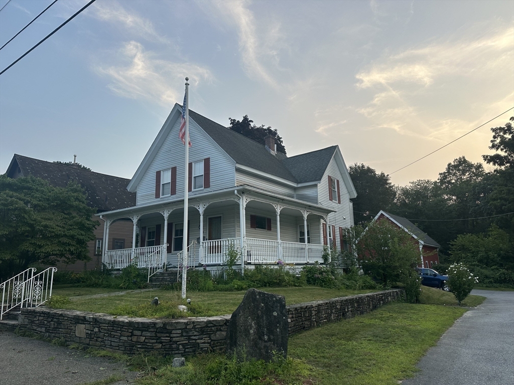 90 Locust Ave in Worcester