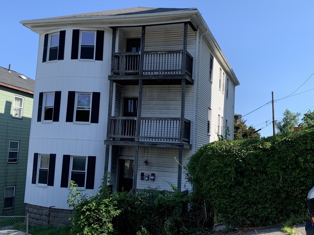 11 Diamond St in Worcester
