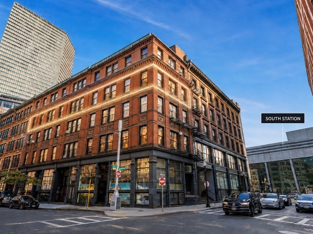 118 South Street #4AB in Boston