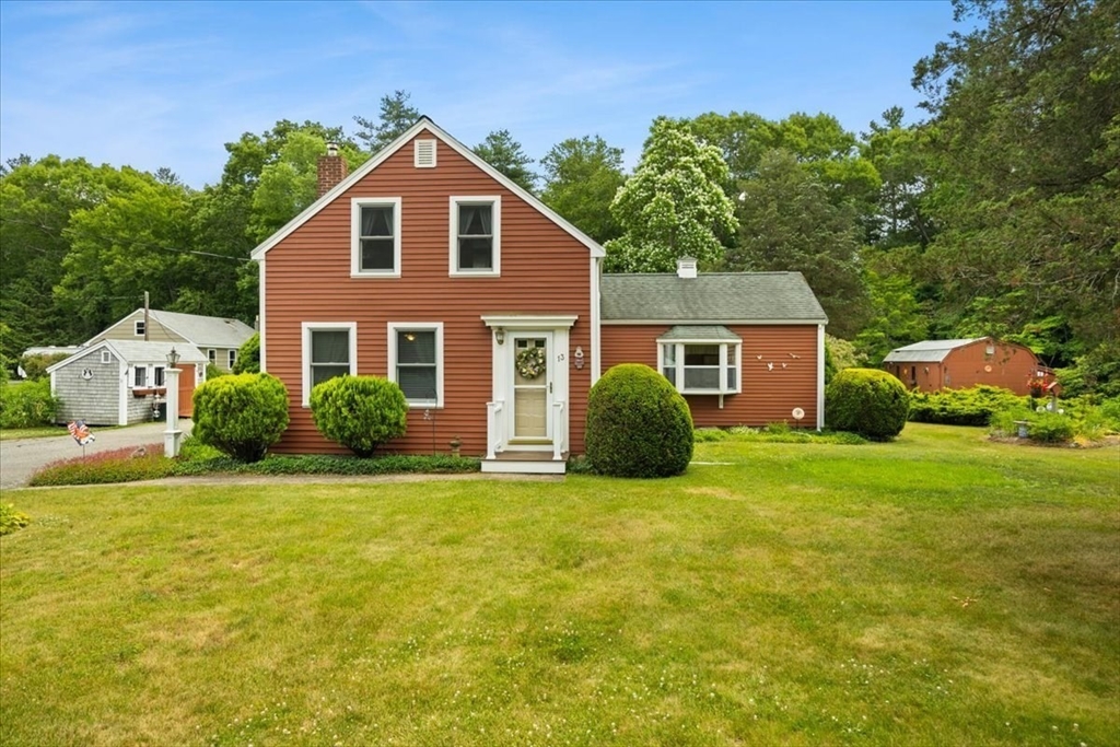 13 Lakeside Ave in Lakeville
