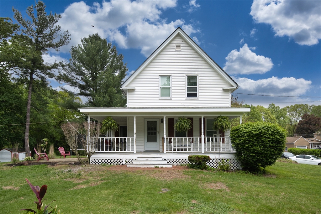 735 Hildreth St in Dracut