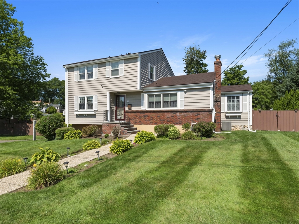 7 Fabens St in Saugus