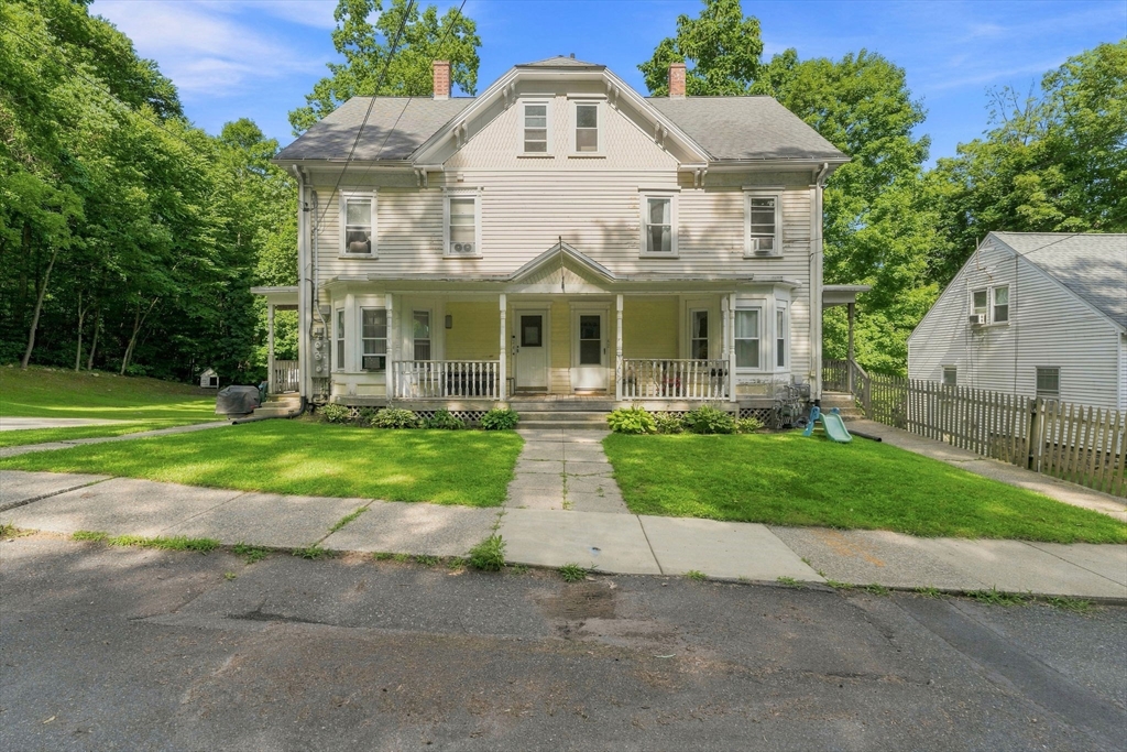 42-44 Pine St in Whitinsville
