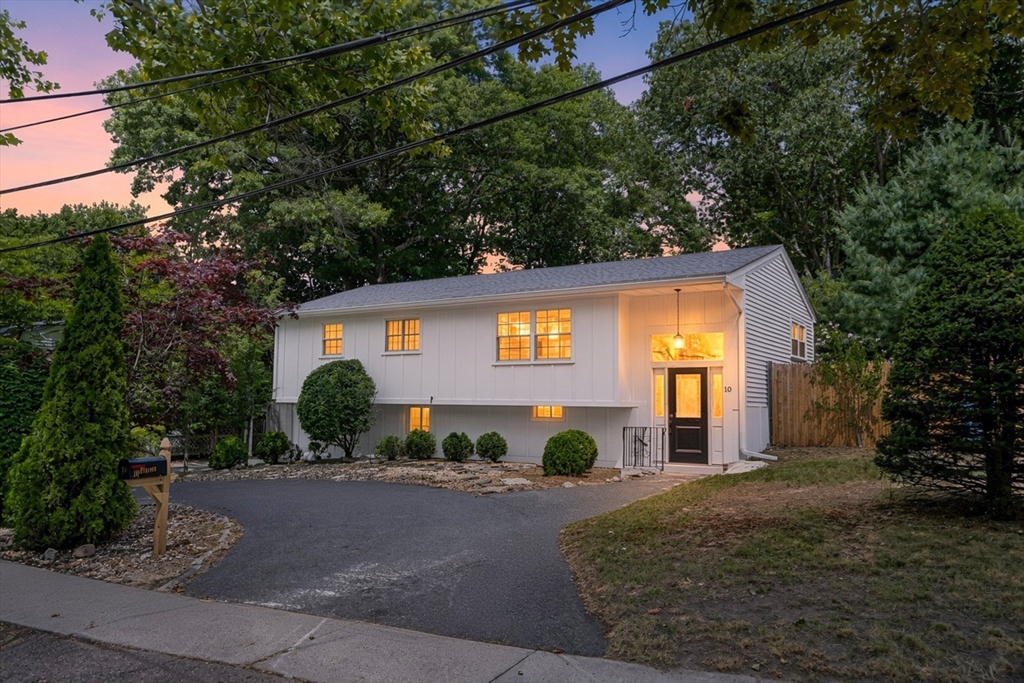 10 Kardon Rd in Hyde Park