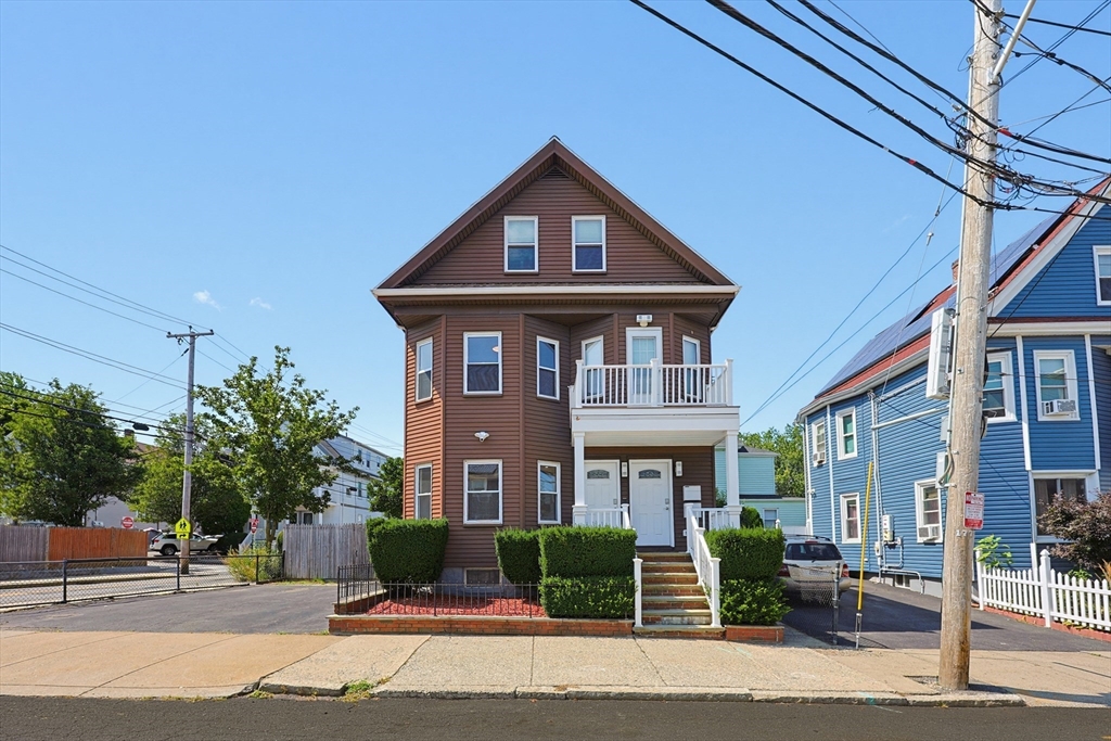 4-6 Edith St. in Everett