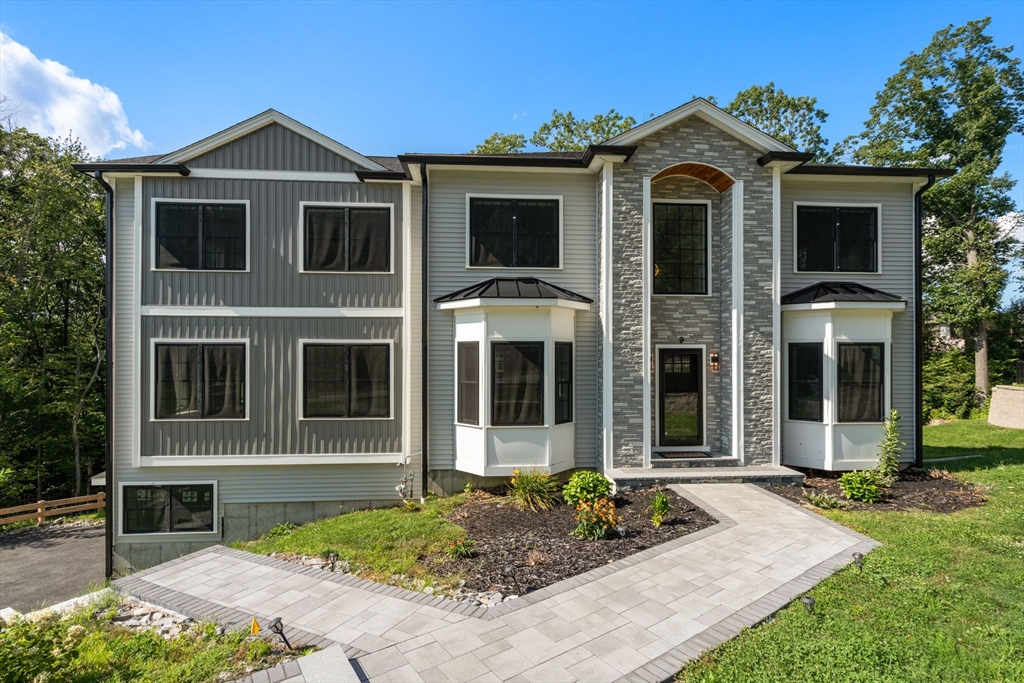 9 Flanagan Dr in Shrewsbury