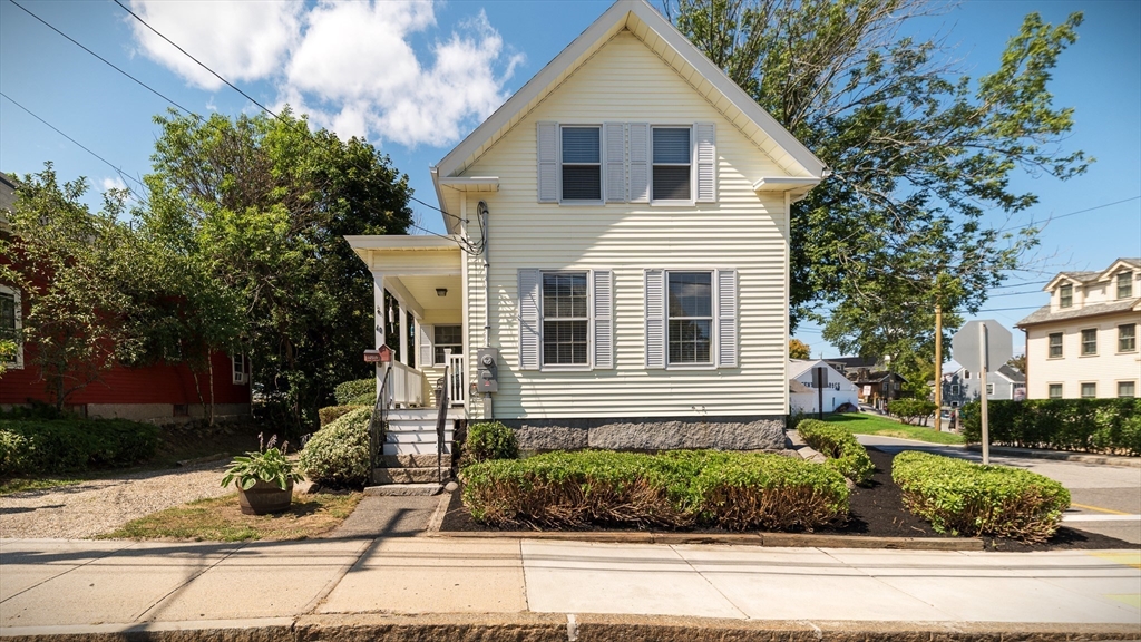 40 Broadway in Rockport