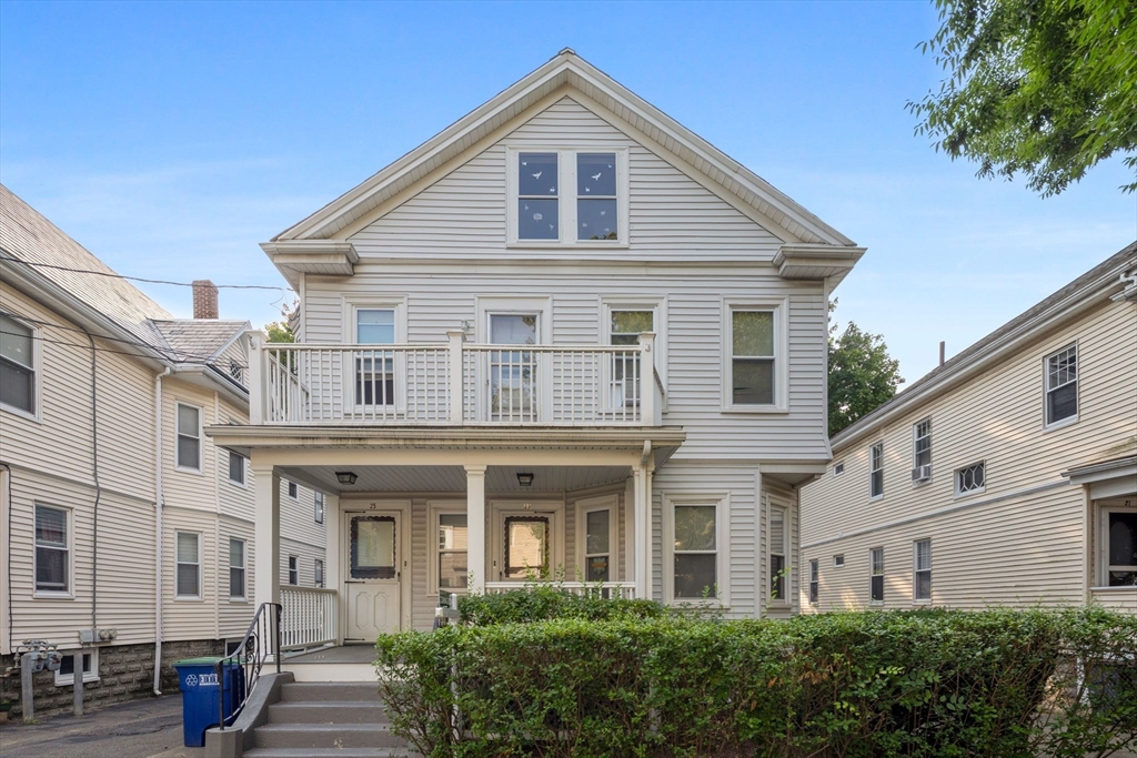 23 Burnham St in Somerville